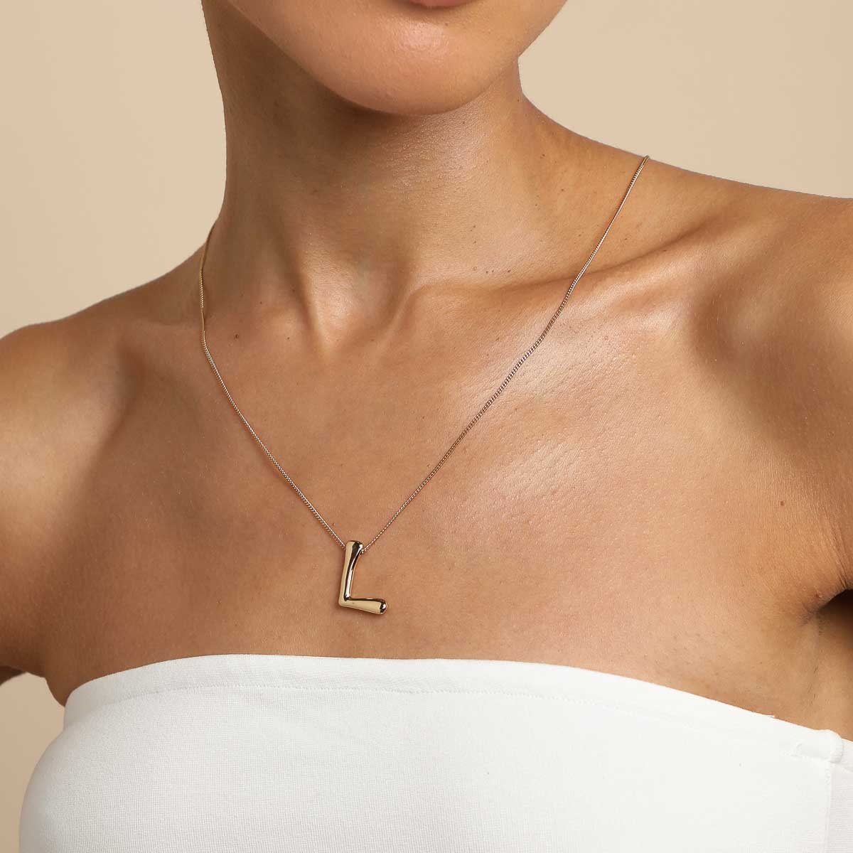 L Initial Bold Pendant Necklace in Gold - Image 2