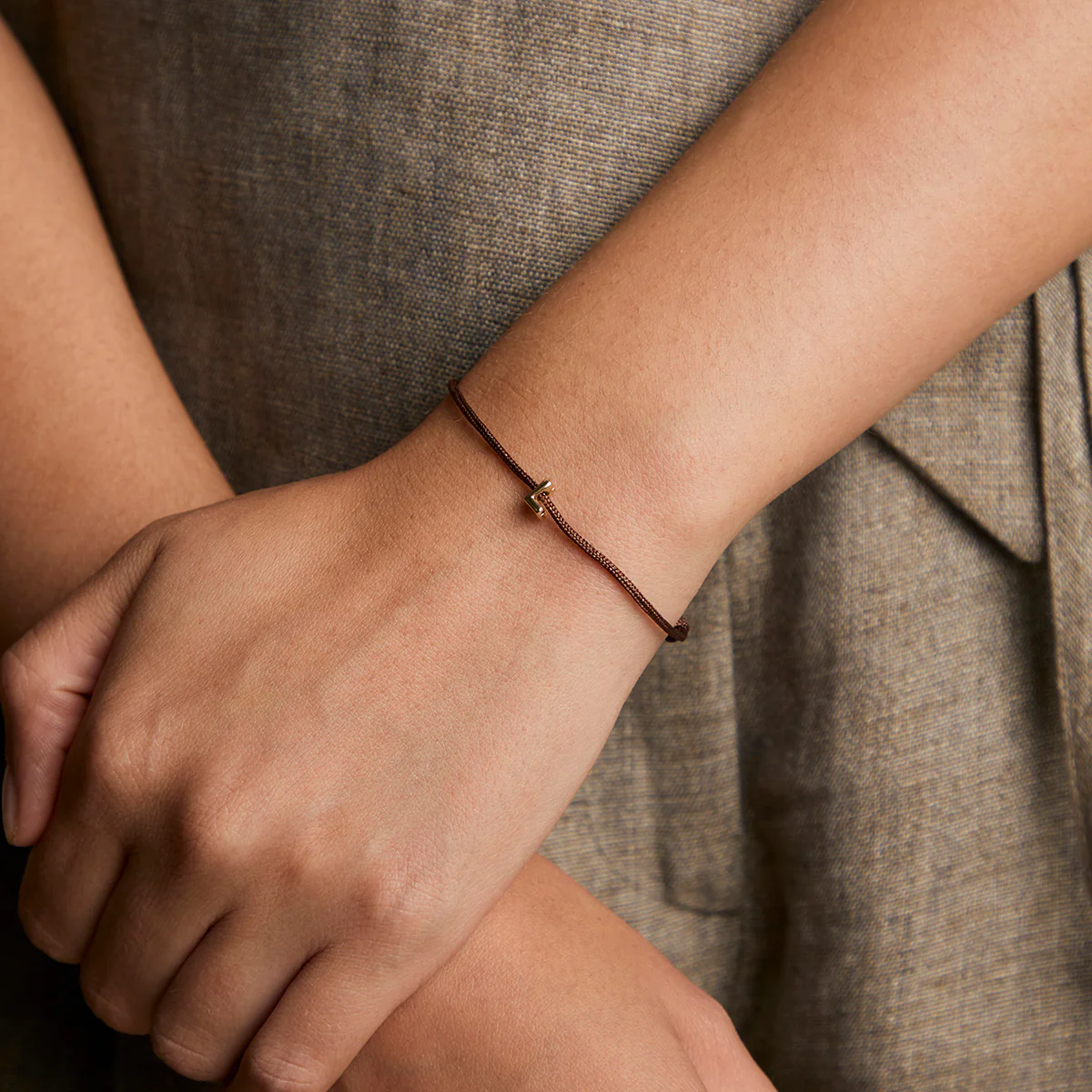 L Initial Click Charm in Solid Gold - Image 2
