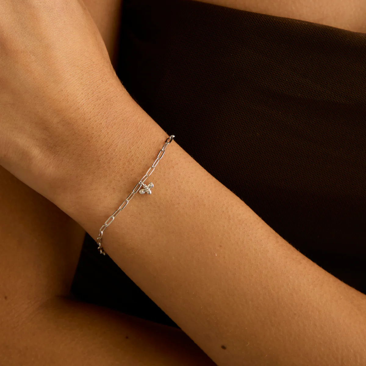 Manchester Bee Charm 9k White Gold - Image 2