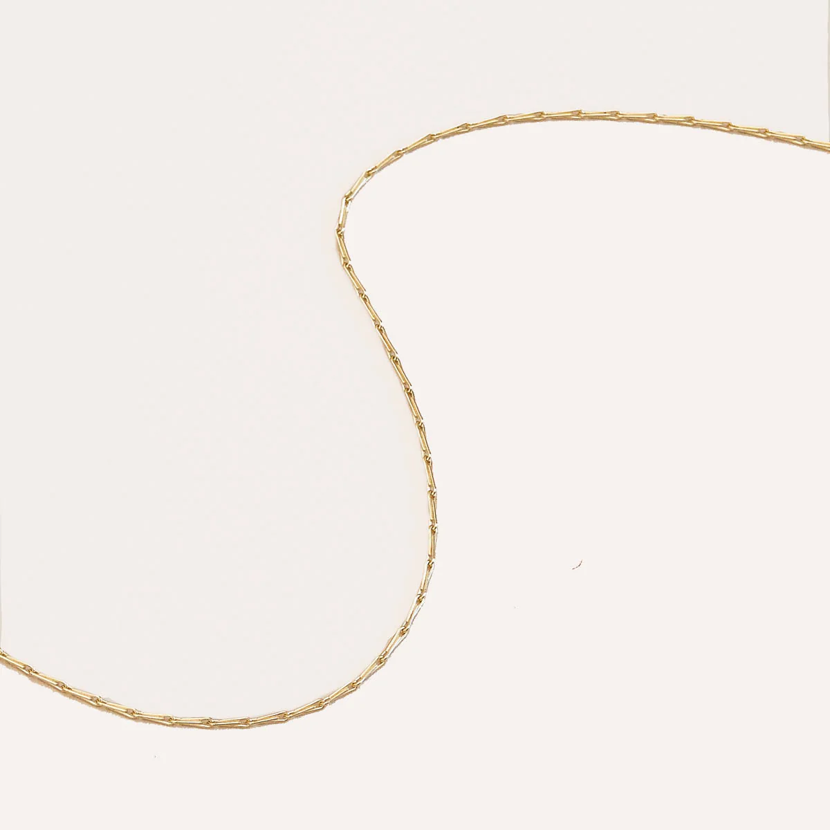 Marylebone Chain Necklace in Solid Gold - Image 5