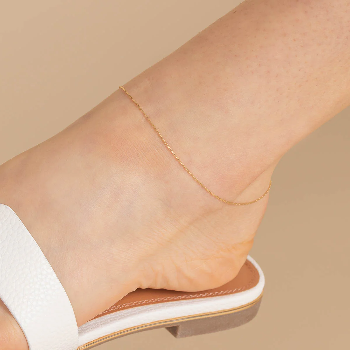 Marylebone Story Chain Anklet in Solid Gold - Image 2
