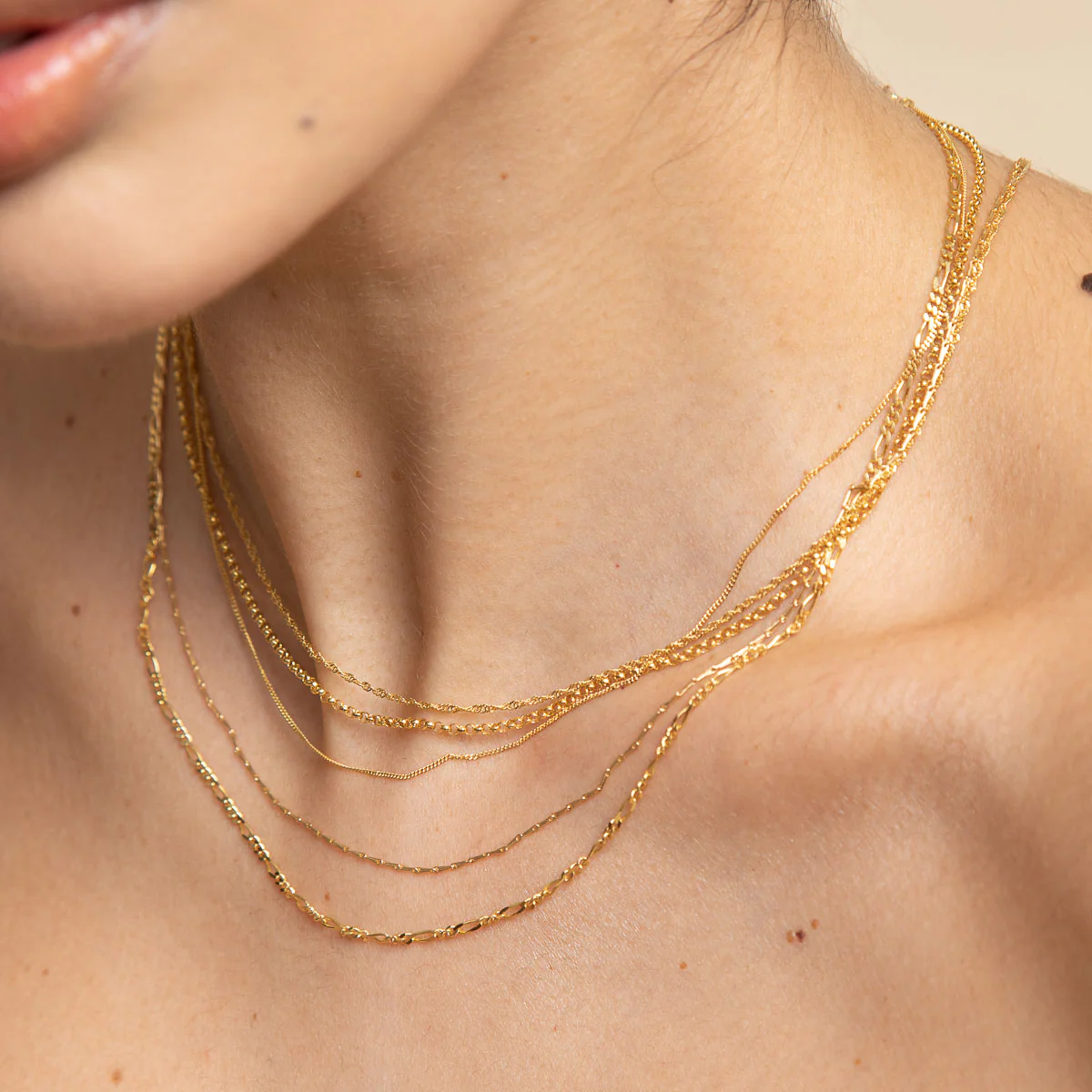Miyu Chain Necklace in Solid Gold - Image 5