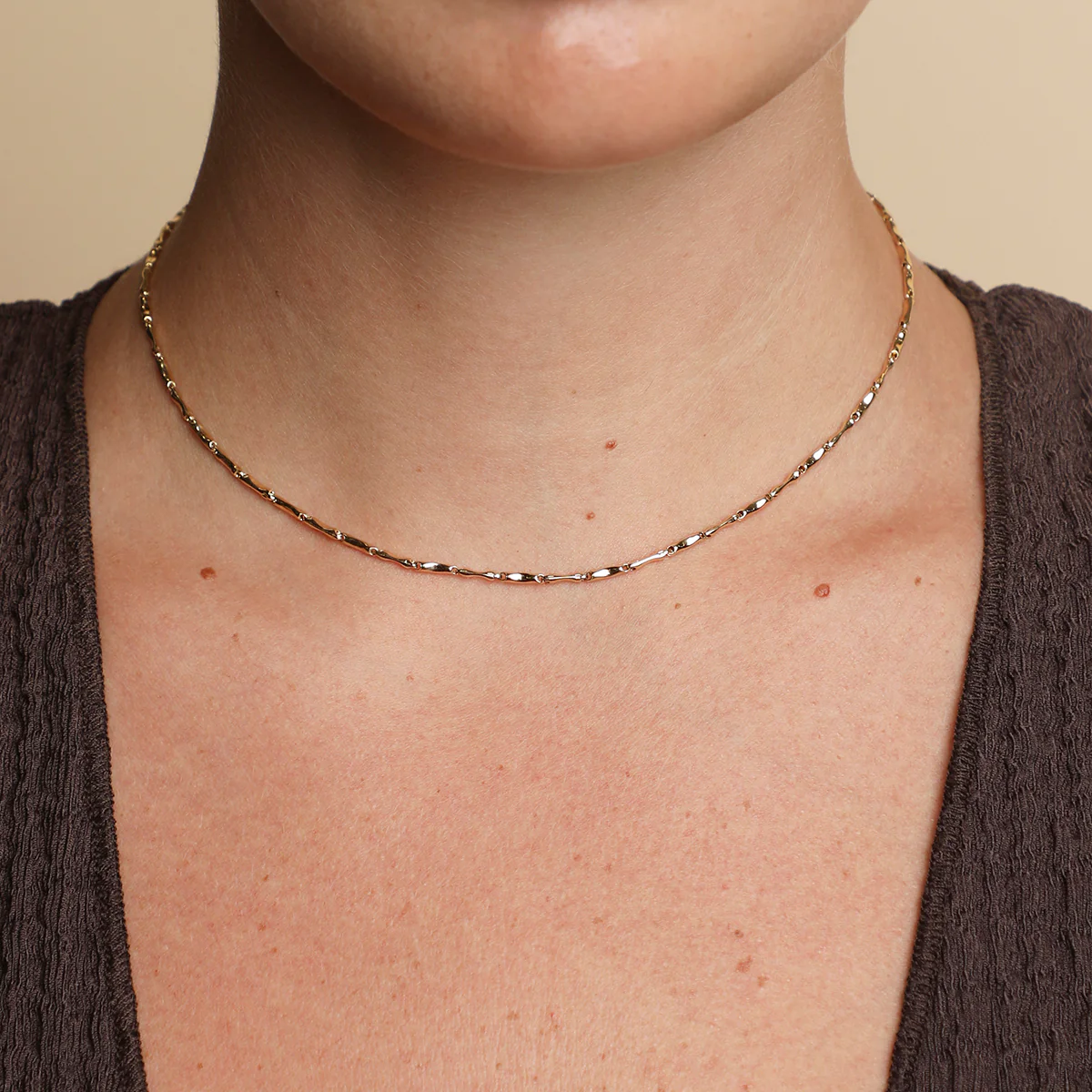 Molten Bar Chain Necklace in Solid Gold - Image 2