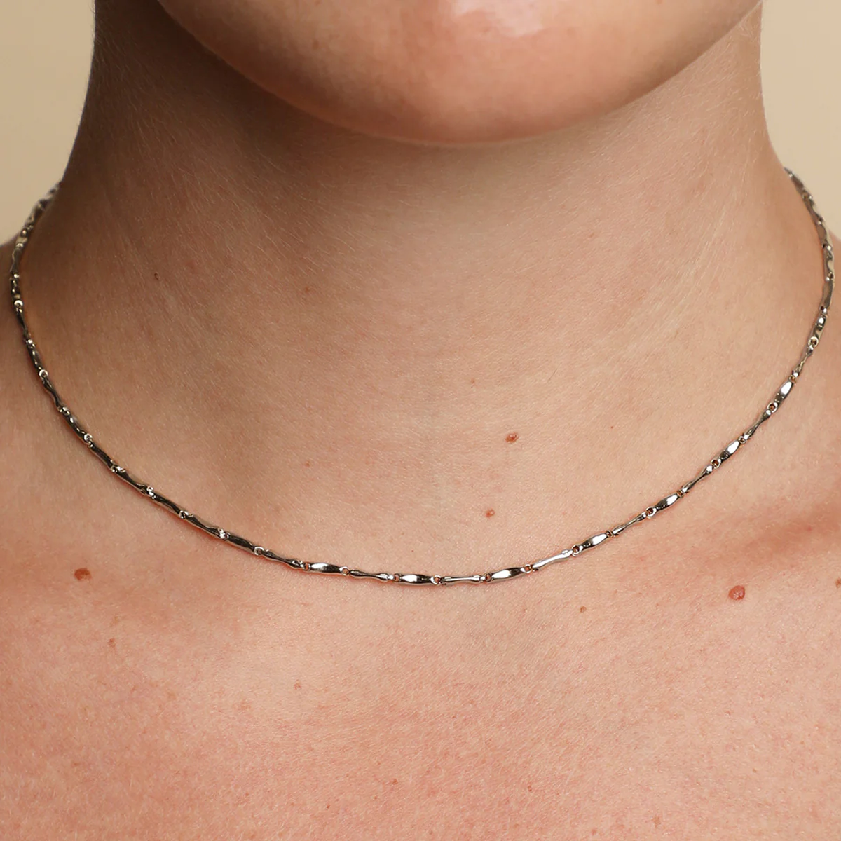 Molten Bar Chain Necklace in Solid White Gold - Image 2
