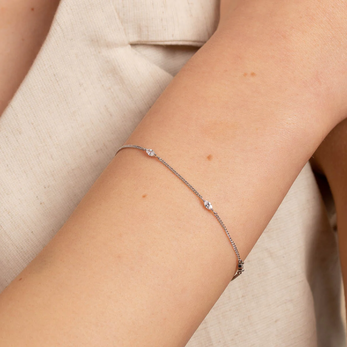 Navette Crystal Gift Set in Silver - Image 4