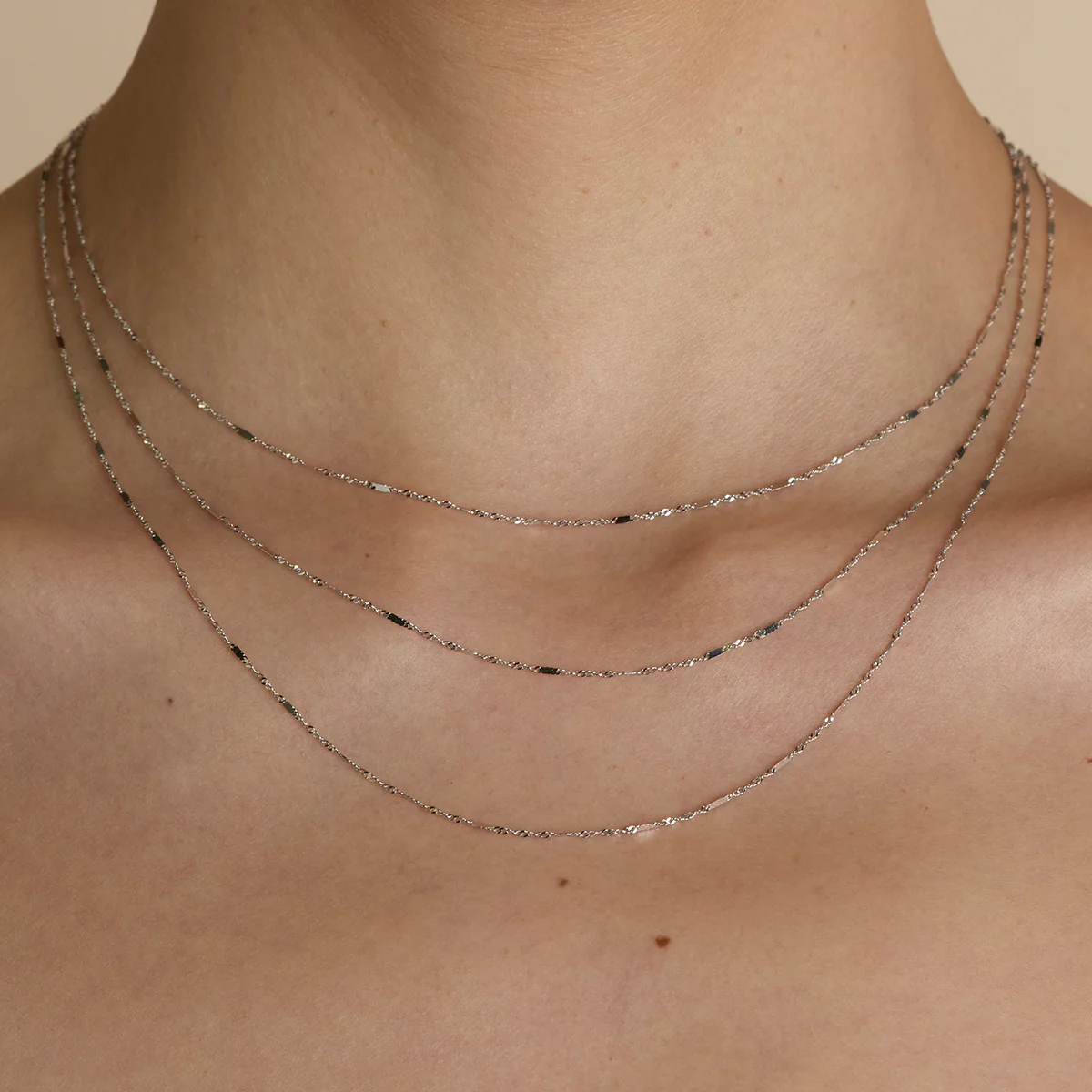 Astrid Chain Necklace in Solid White Gold - Image 3