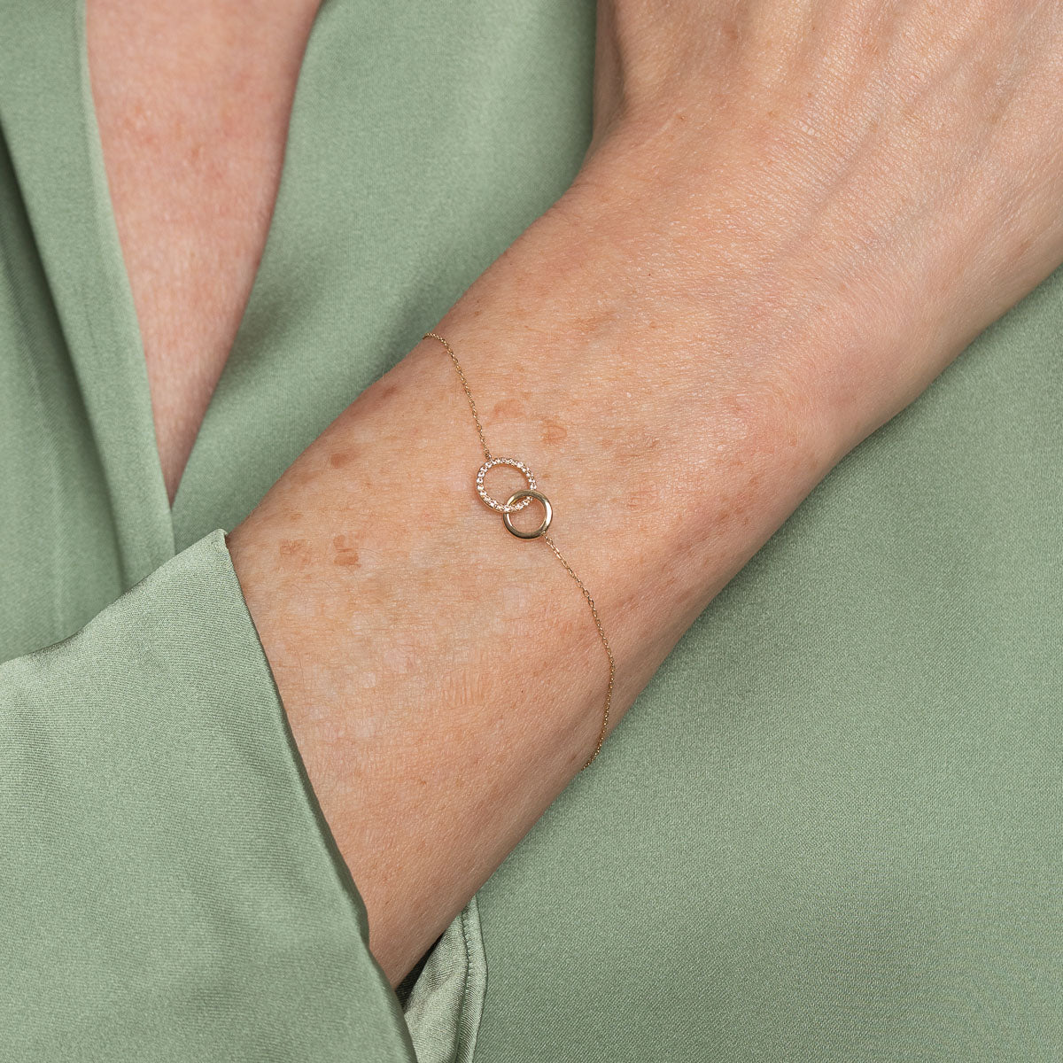 Orbit Topaz Bracelet in Solid Gold - Image 2
