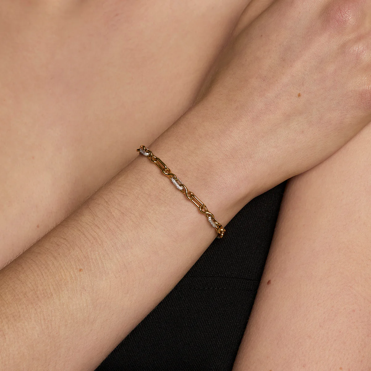 Pavé Chain Link Bracelet in Gold - Image 2