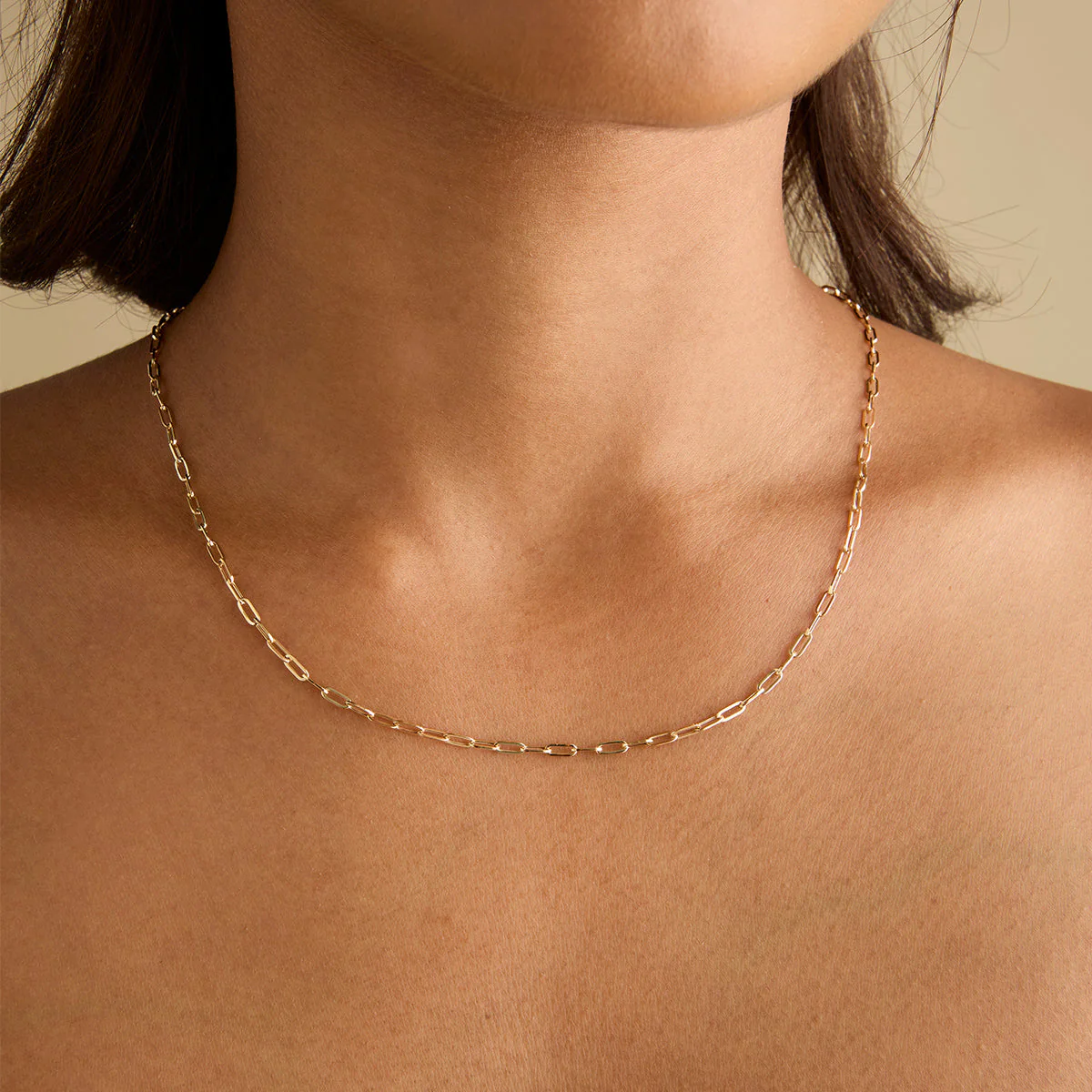 Piccadilly Story Chain Necklace in Solid Gold - Image 2