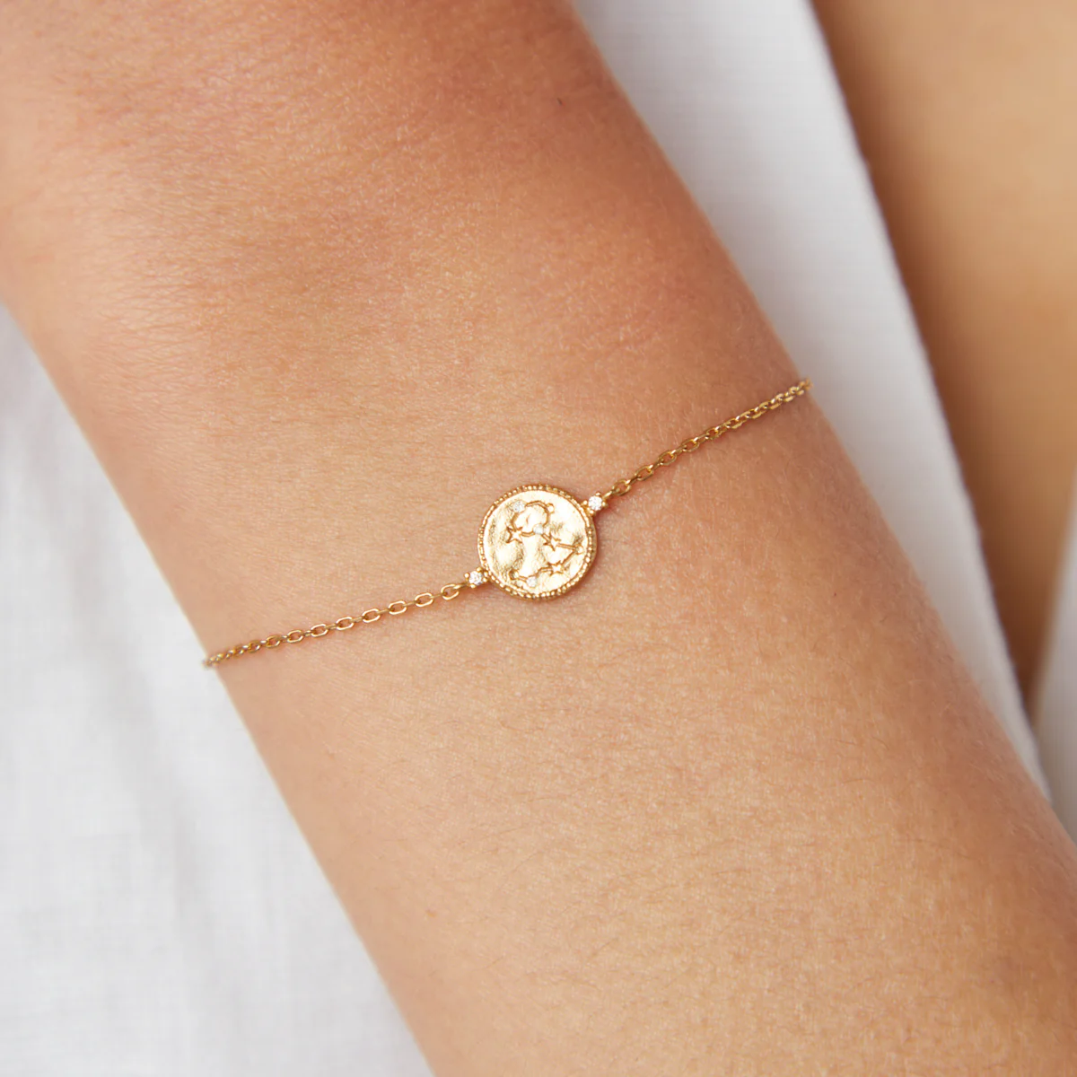 Pisces Zodiac Bracelet in Gold - Image 4