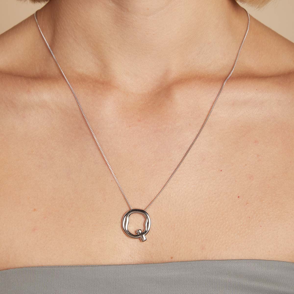 Q Initial Bold Pendant Necklace in Silver - Image 2
