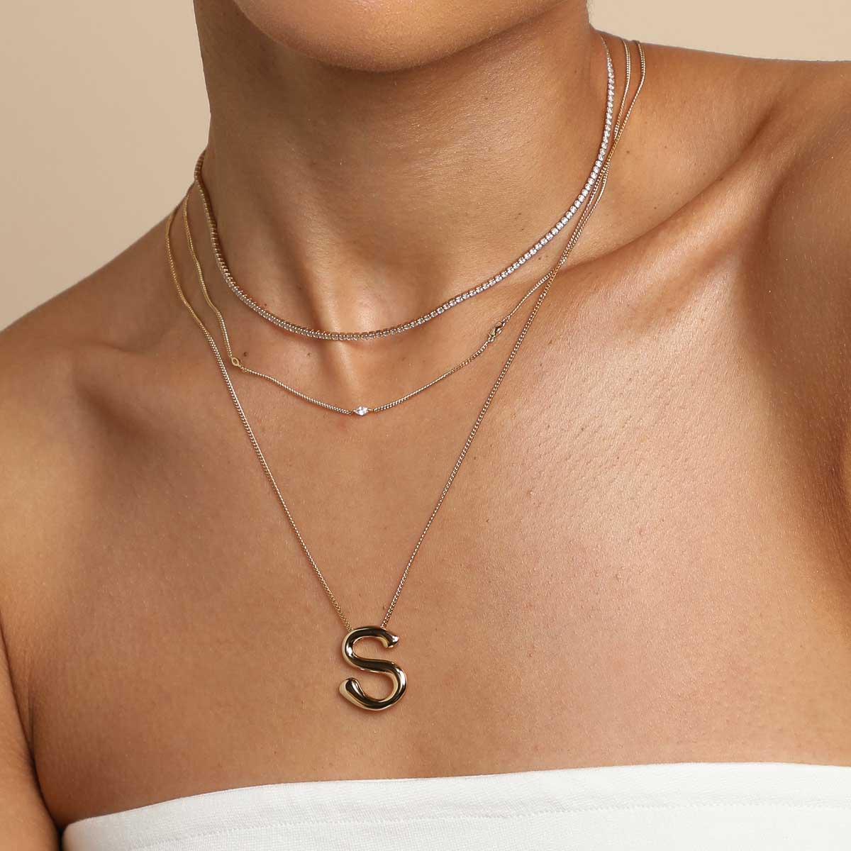 S Initial Bold Pendant Necklace in Gold - Image 3