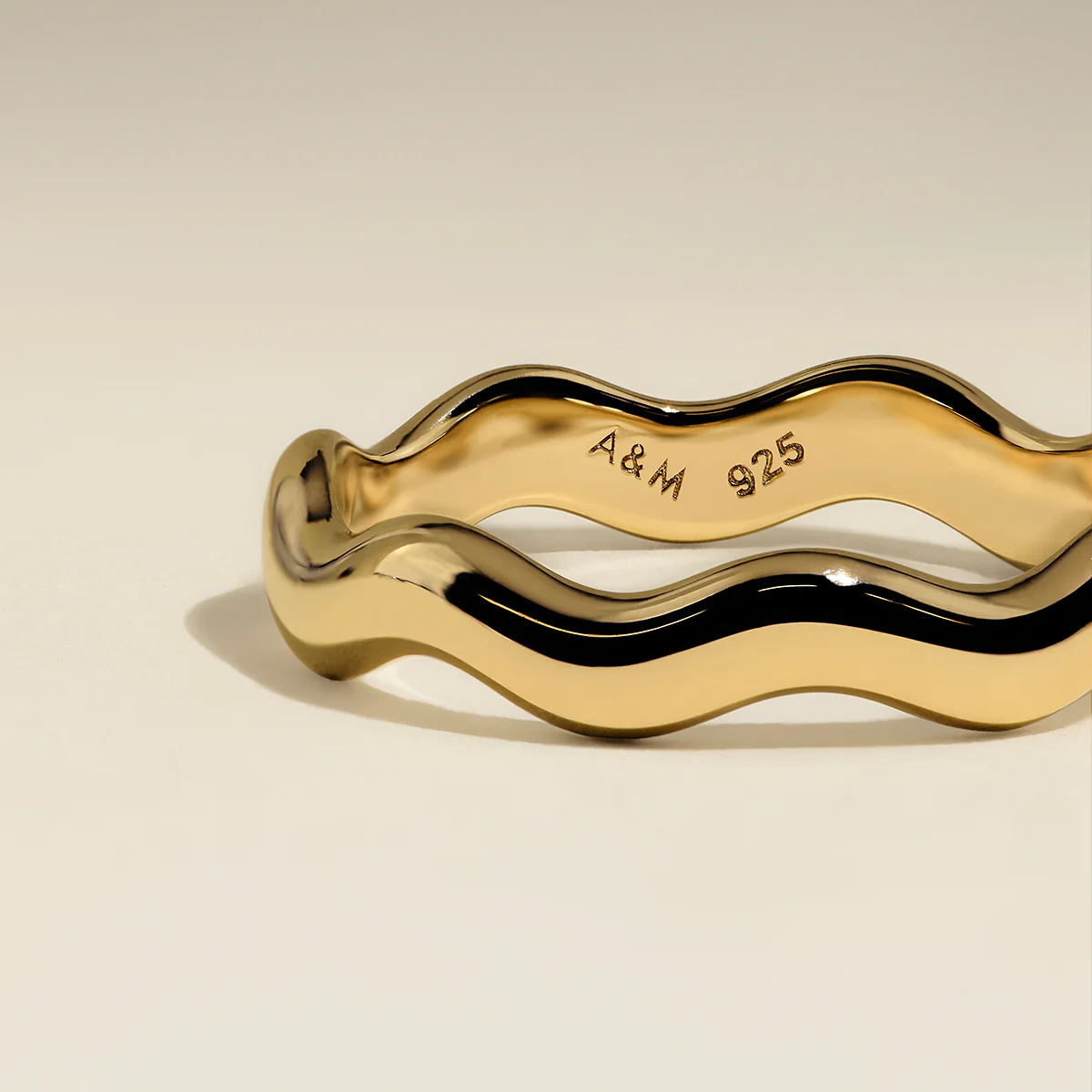 Scalloped Band Ring in Gold - Image 4