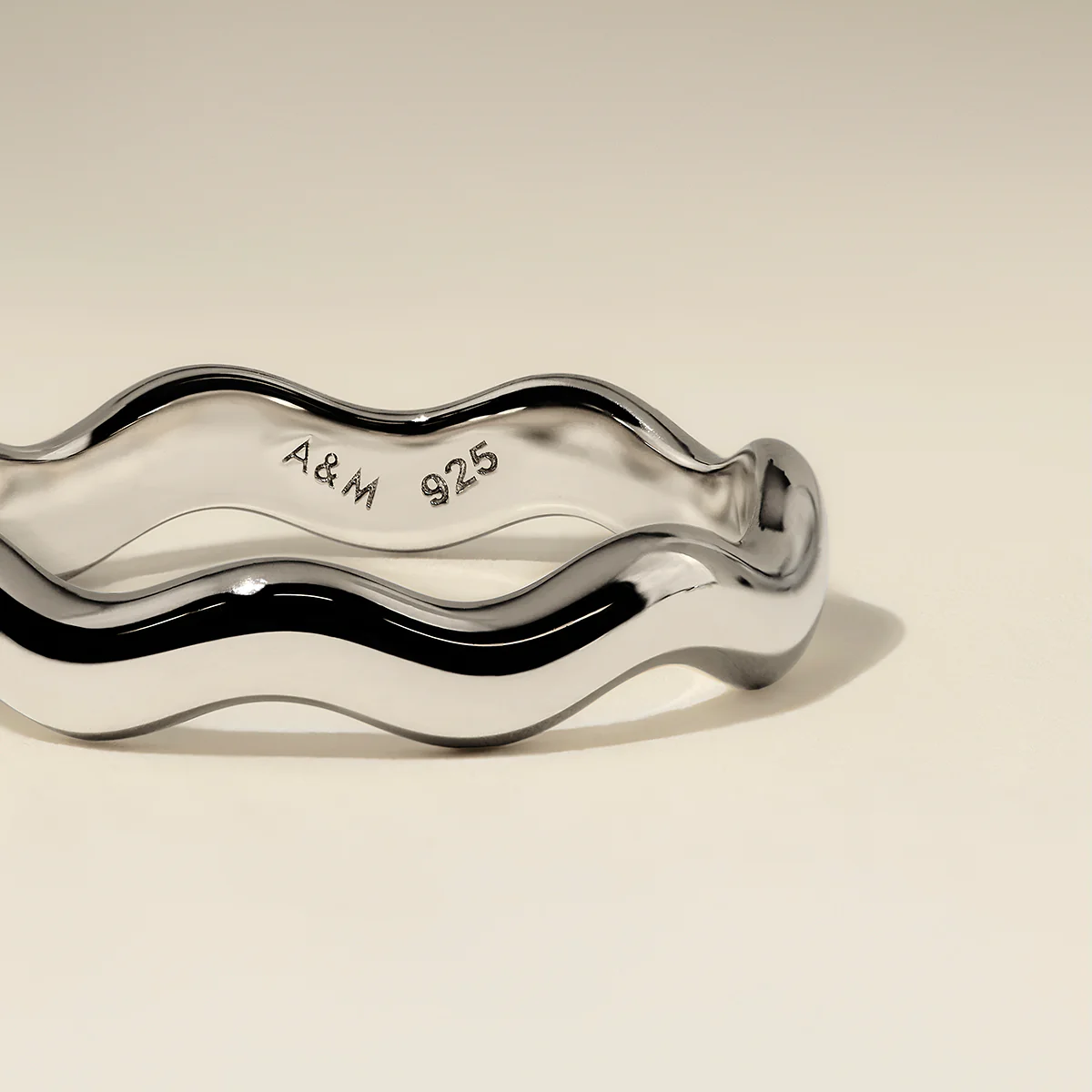 Scalloped Band Ring in Silver - Image 4