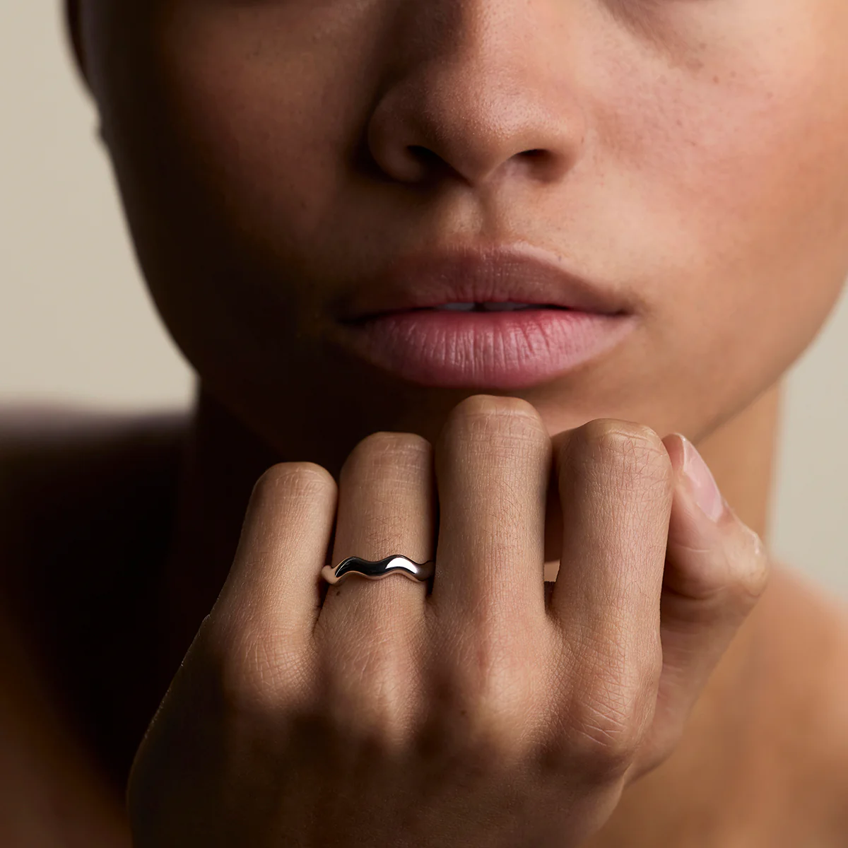 Scalloped Band Ring in Silver - Image 5