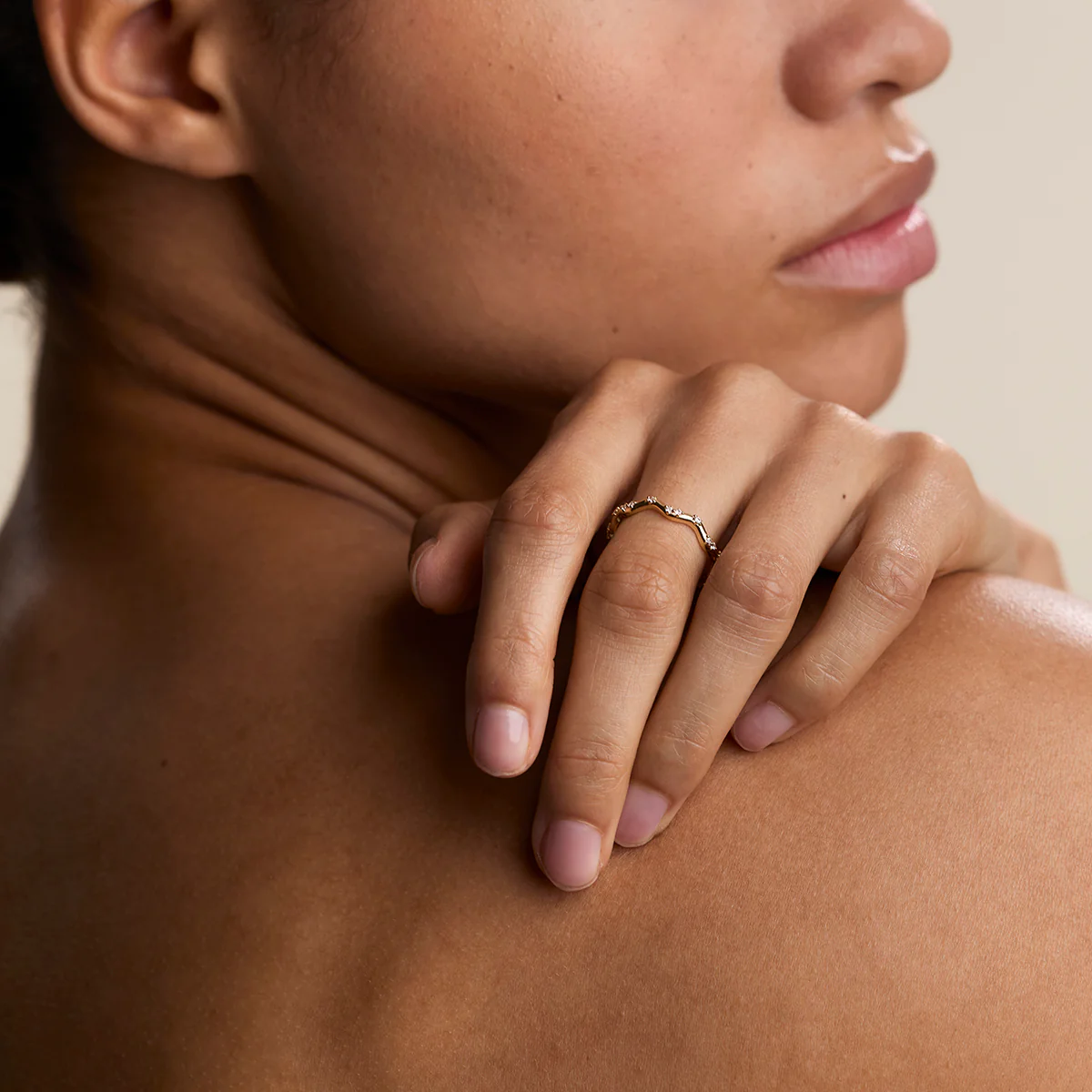 Scalloped Crystal Band Ring in Gold - Image 5