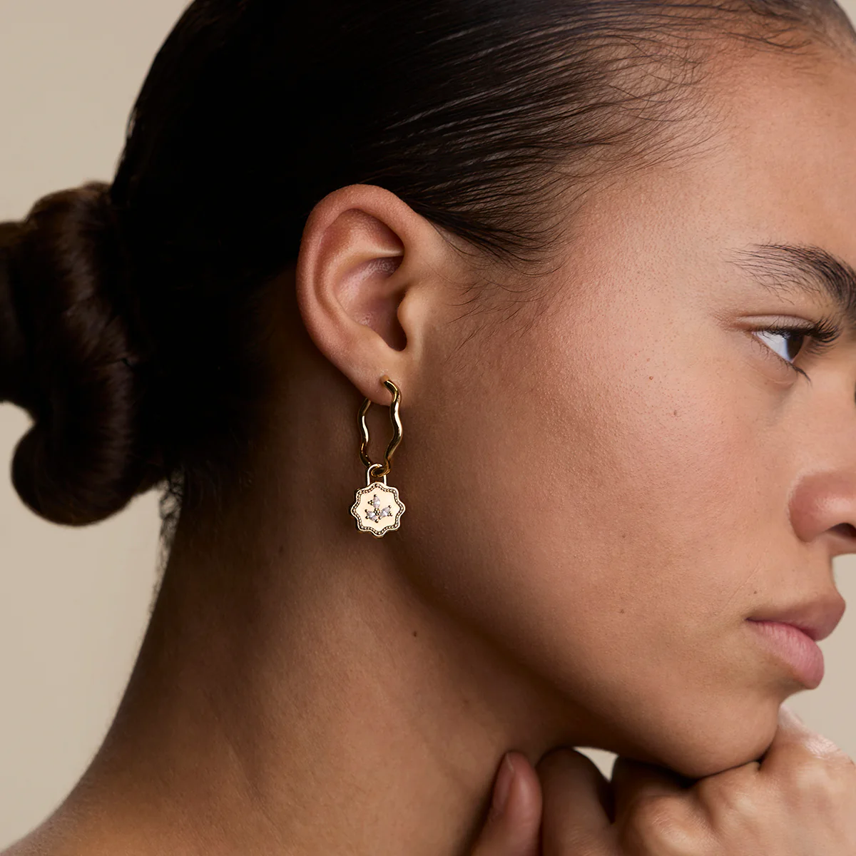 Scalloped Large Hoops in Gold - Image 3