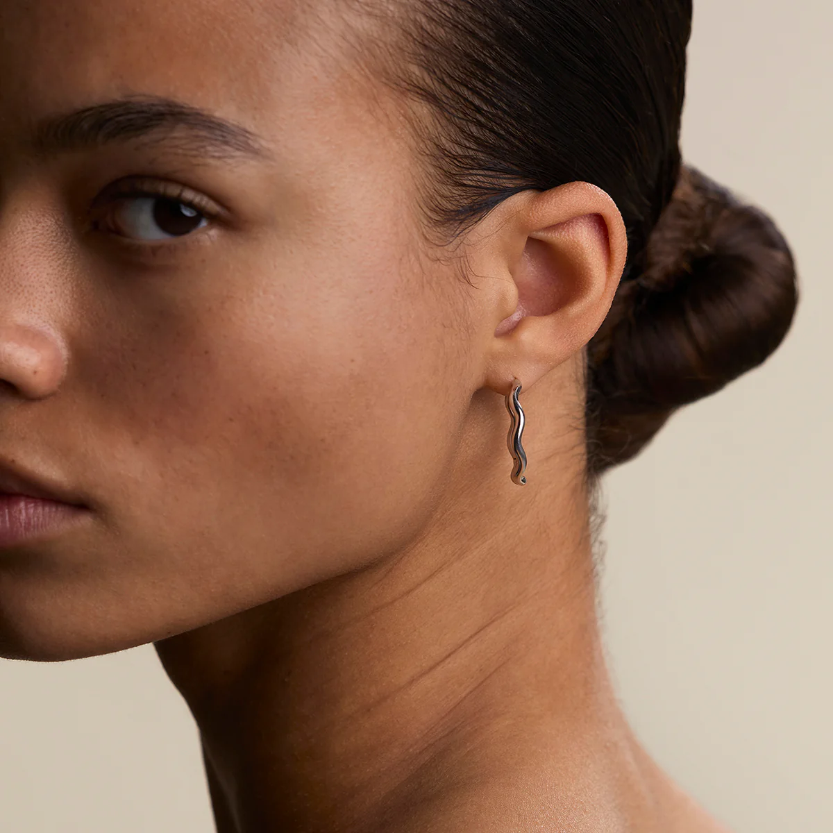 Scalloped Large Hoops in Silver - Image 5