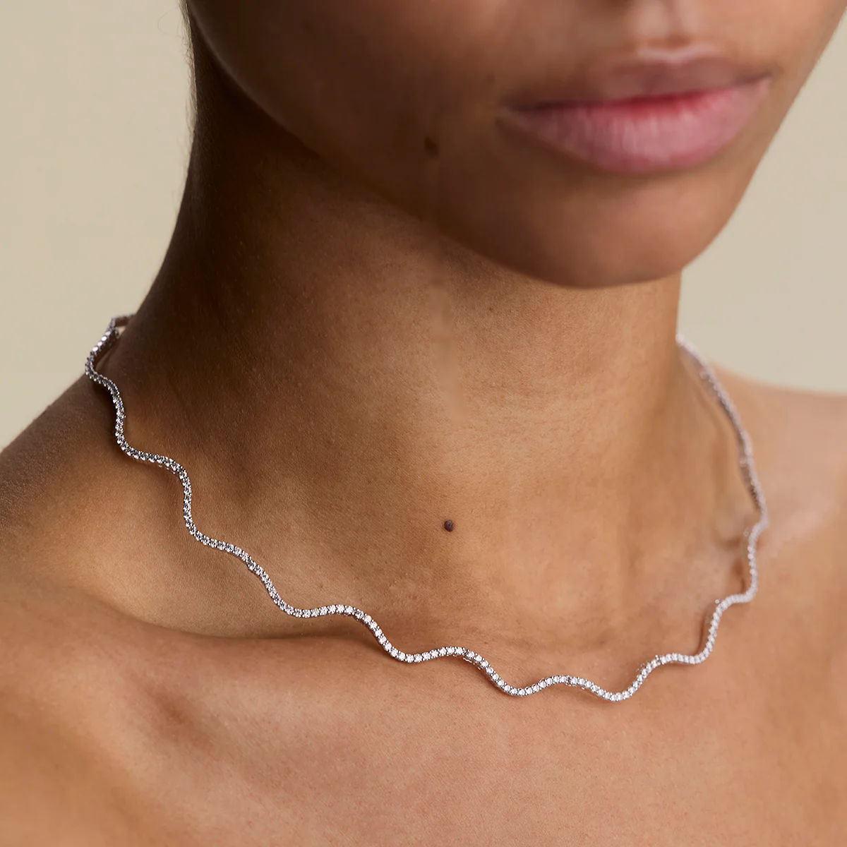 Scalloped Tennis Chain Necklace in Silver - Image 2