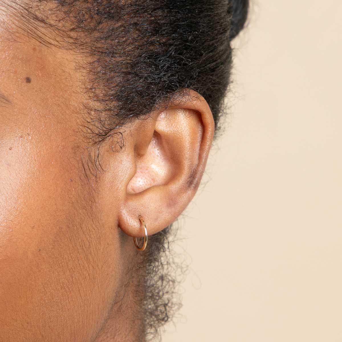 Seamless Hoop 1.2mm in Solid Gold - Image 4