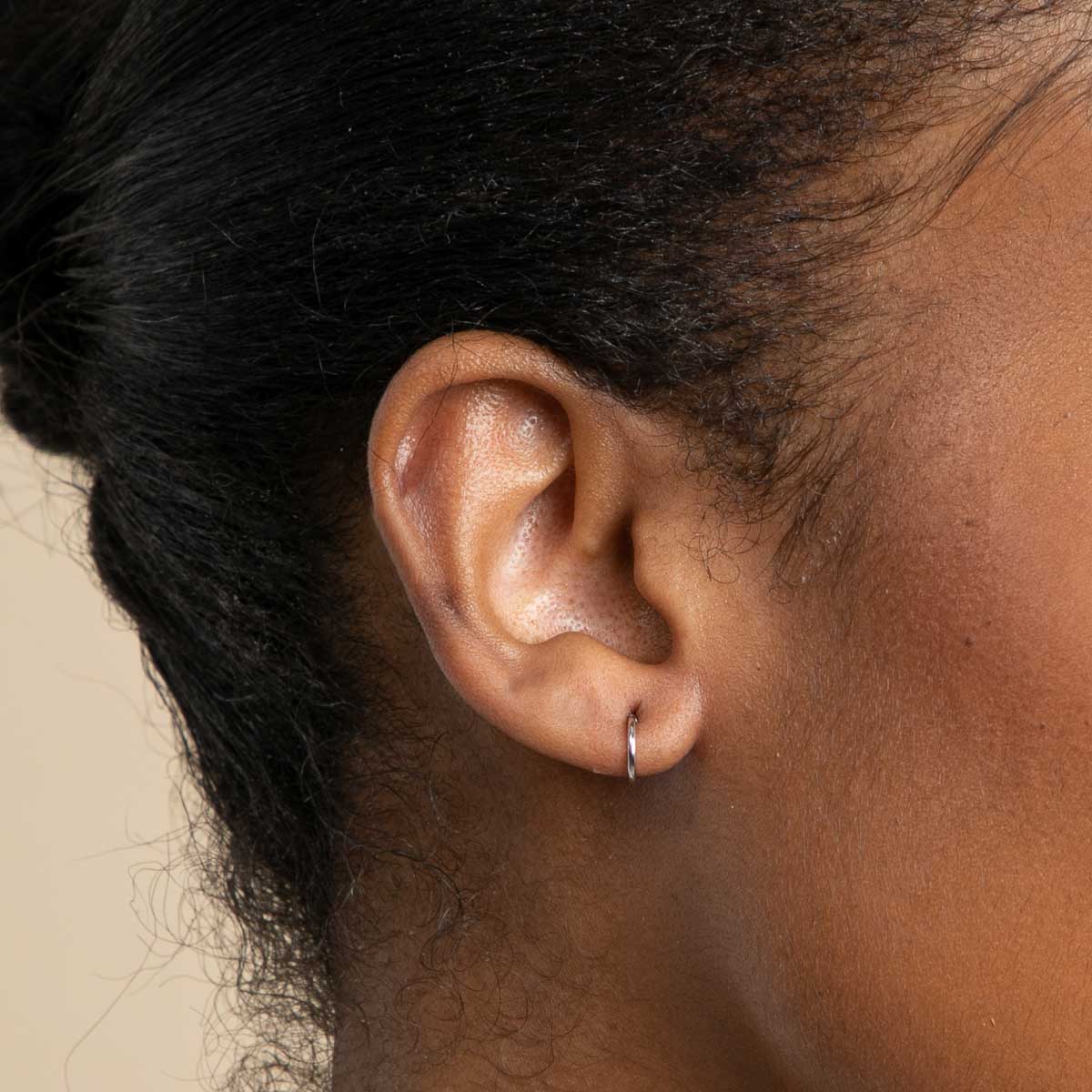 Seamless Hoop 1.2mm in Solid White Gold - Image 2