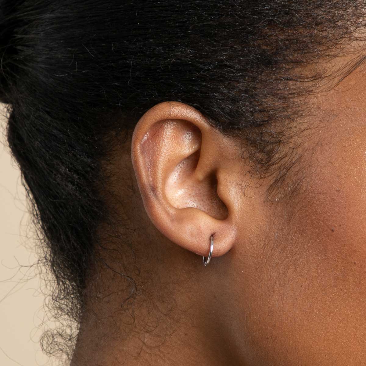 Seamless Hoop 1.2mm in Solid White Gold - Image 3
