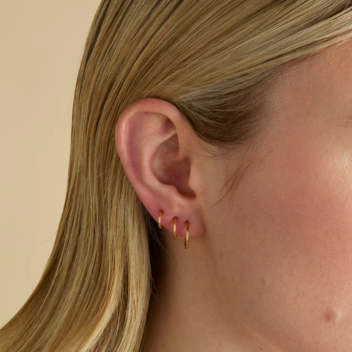 Seamless Titanium Piercing Hoop in Gold - Image 4