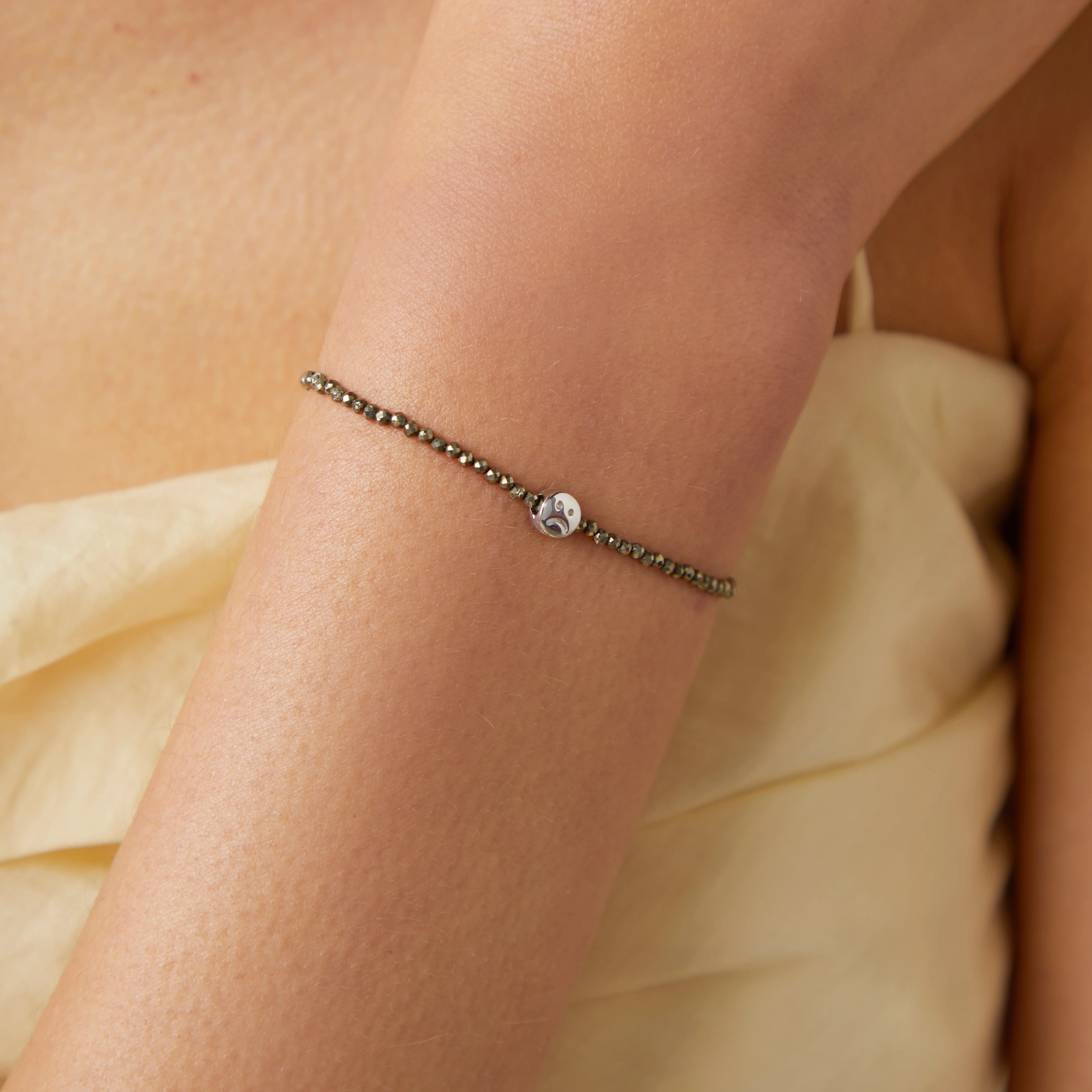 Smiley Click Charm in 9k White Gold - Image 4