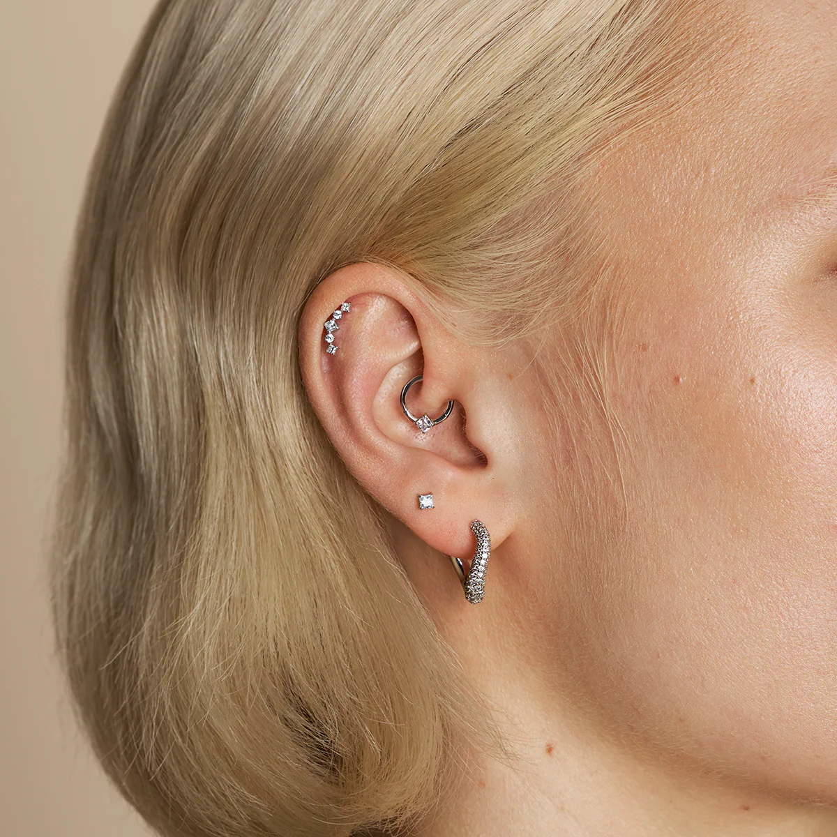 Square Crystal Titanium Piercing Stud in Platinum - Image 3