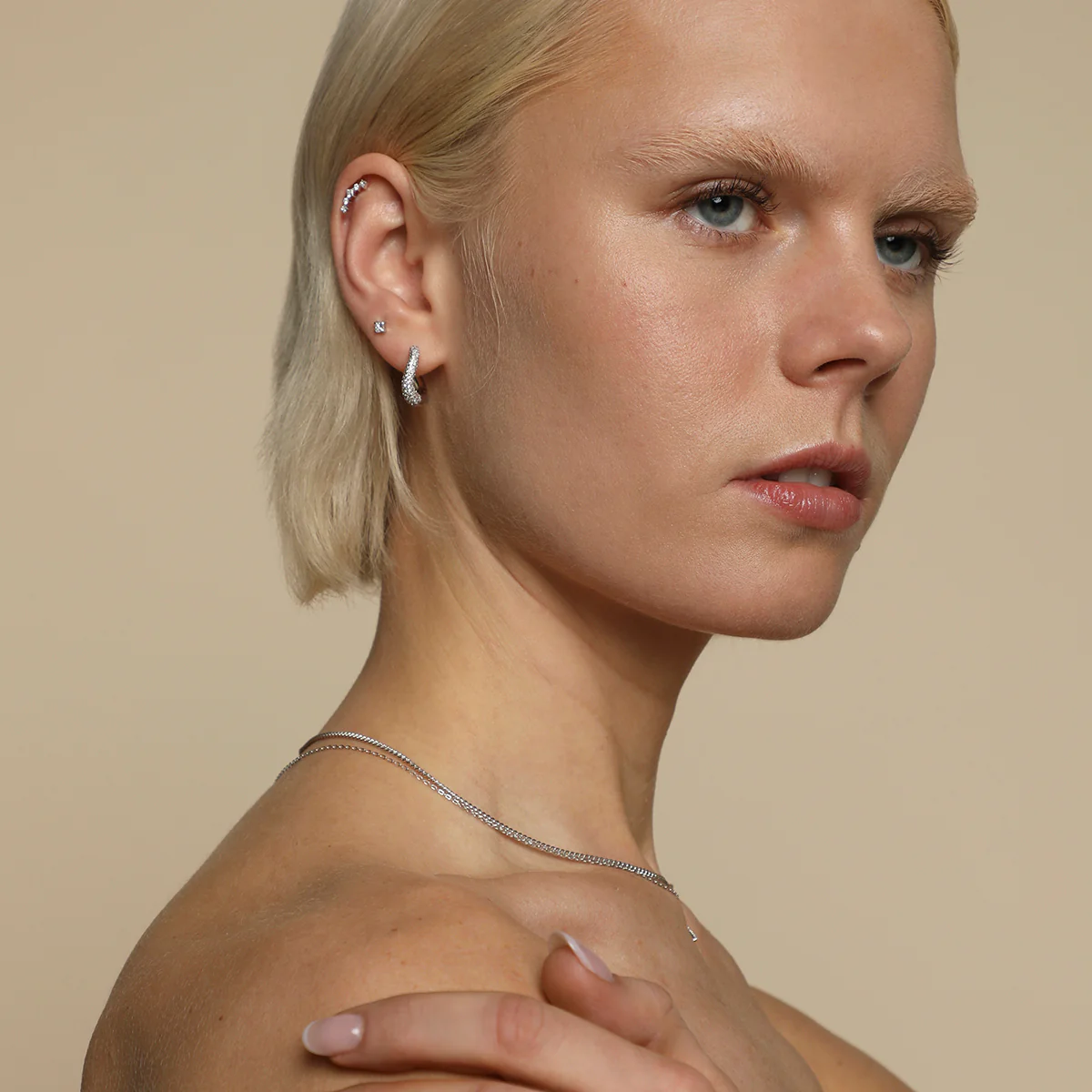 Square Crystal Titanium Piercing Stud in Platinum - Image 5