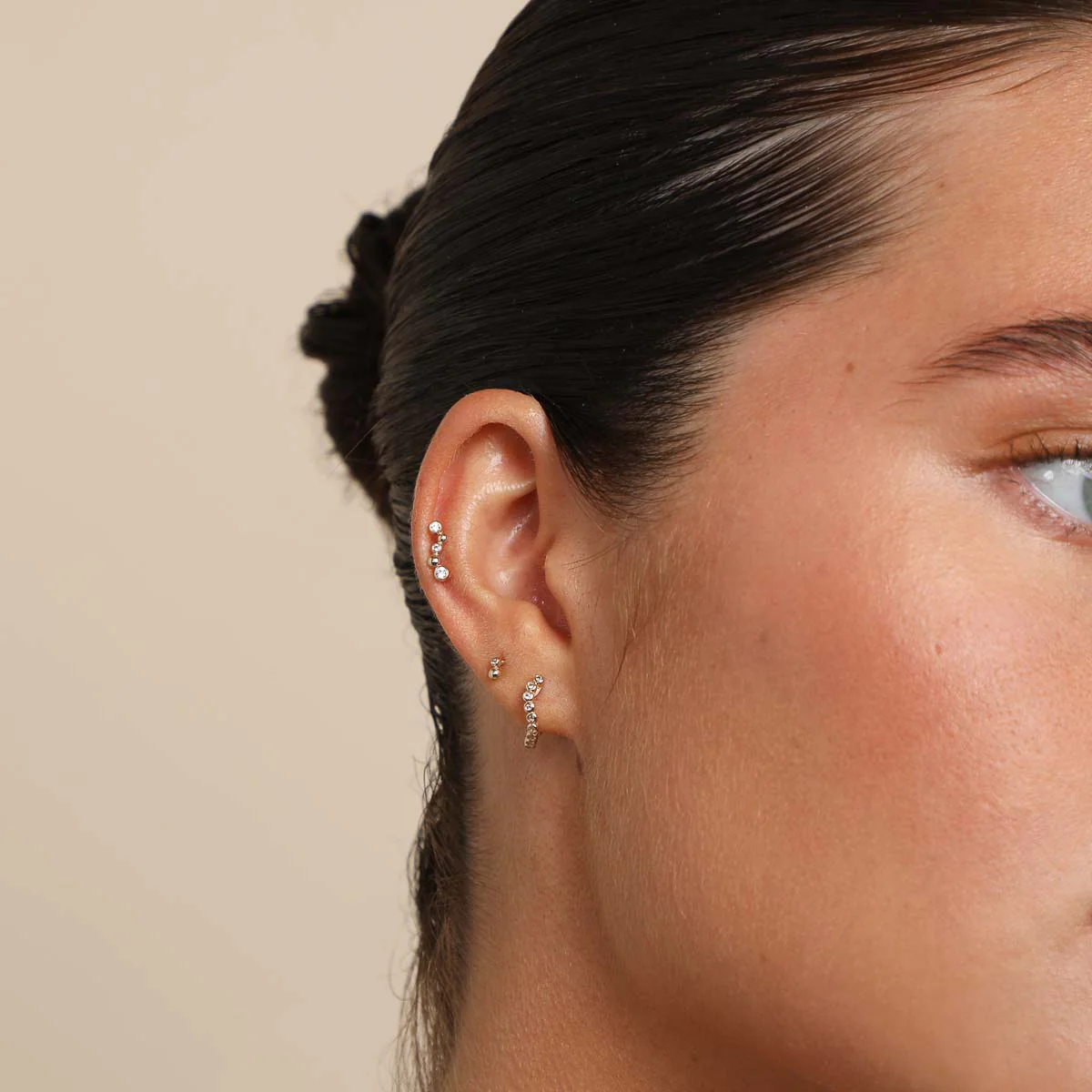 Topaz Beaded Wave Piercing Stud in Solid Gold - Image 4