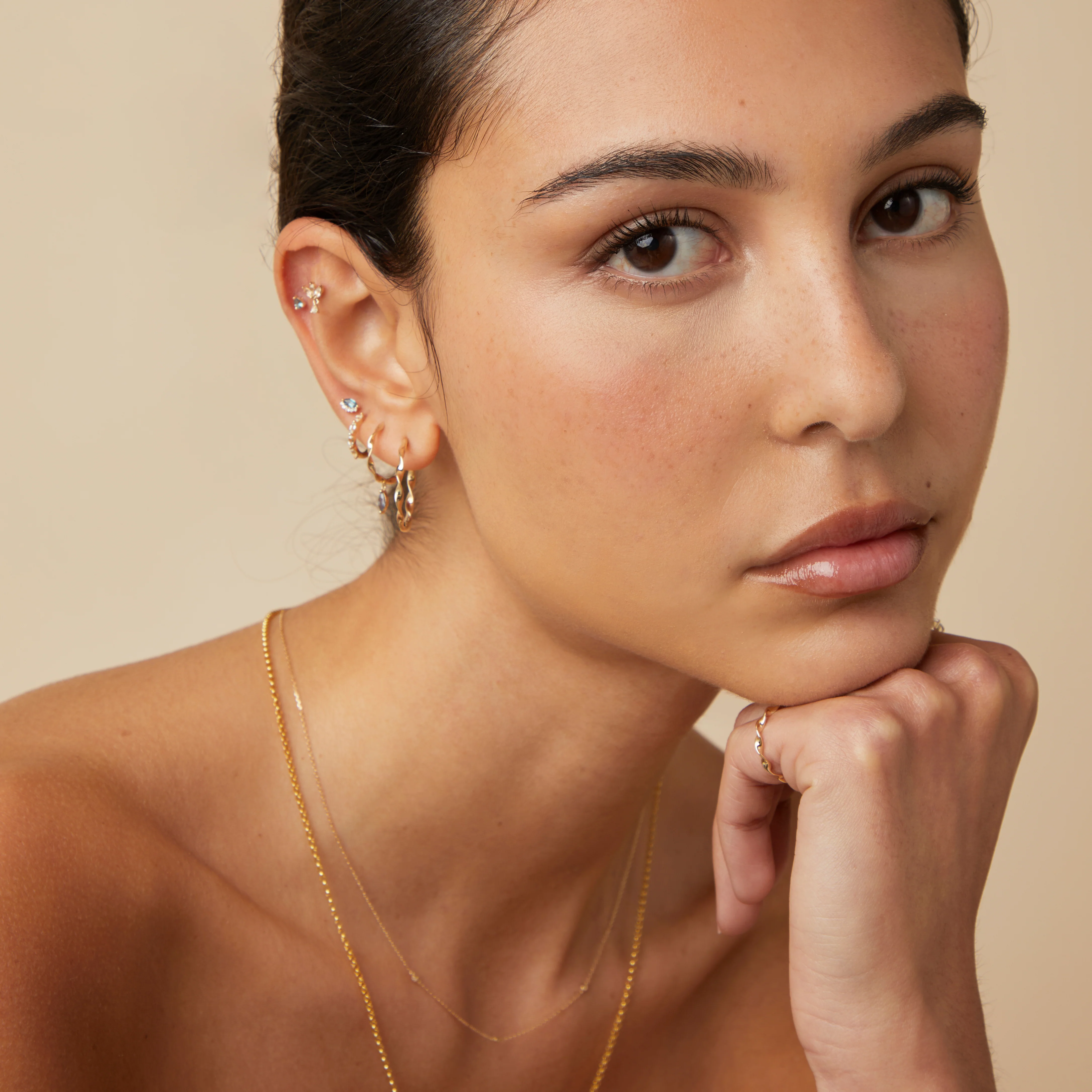 Twist Large Hoops in Solid Gold - Image 5