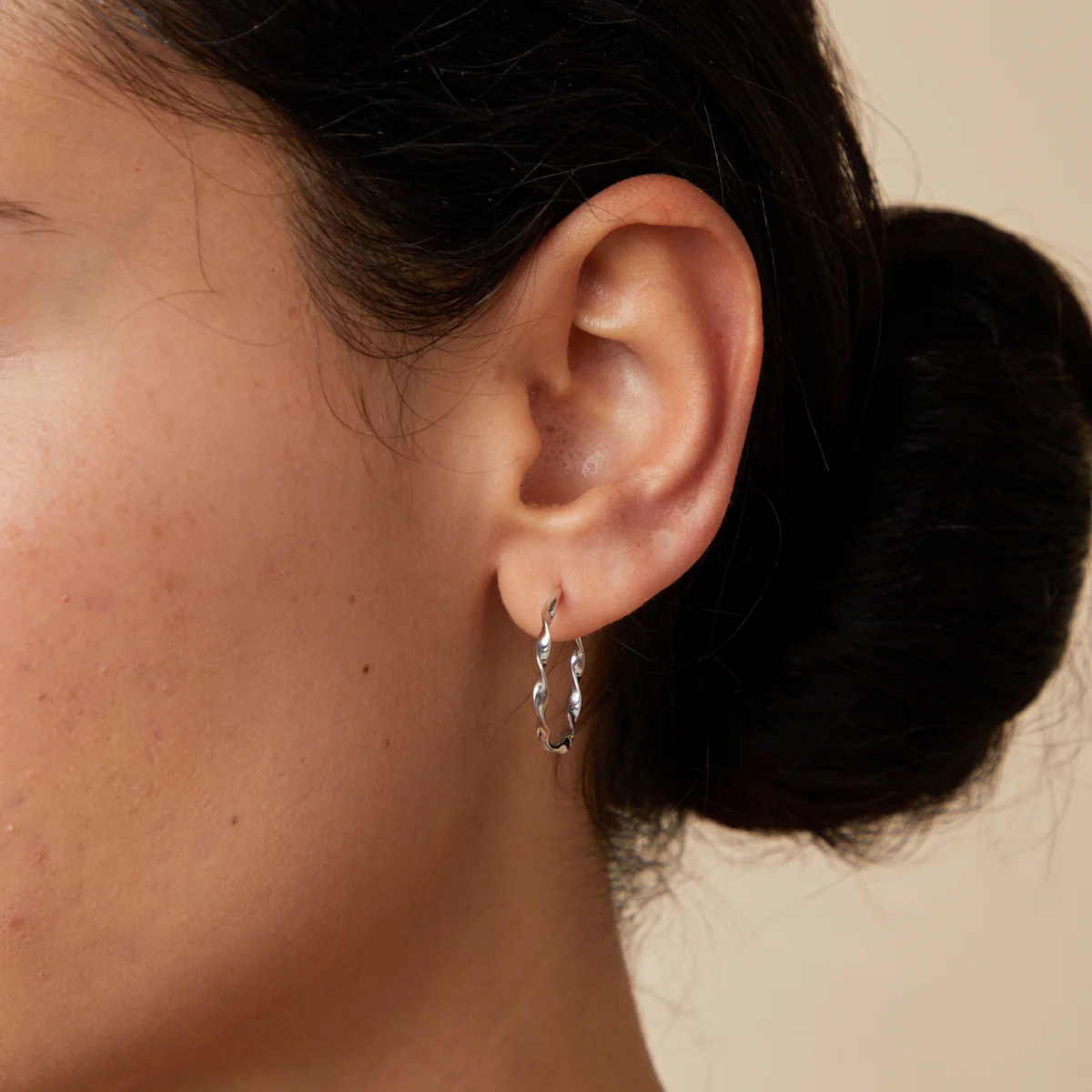 Twist Large Hoops in Solid White Gold - Image 2