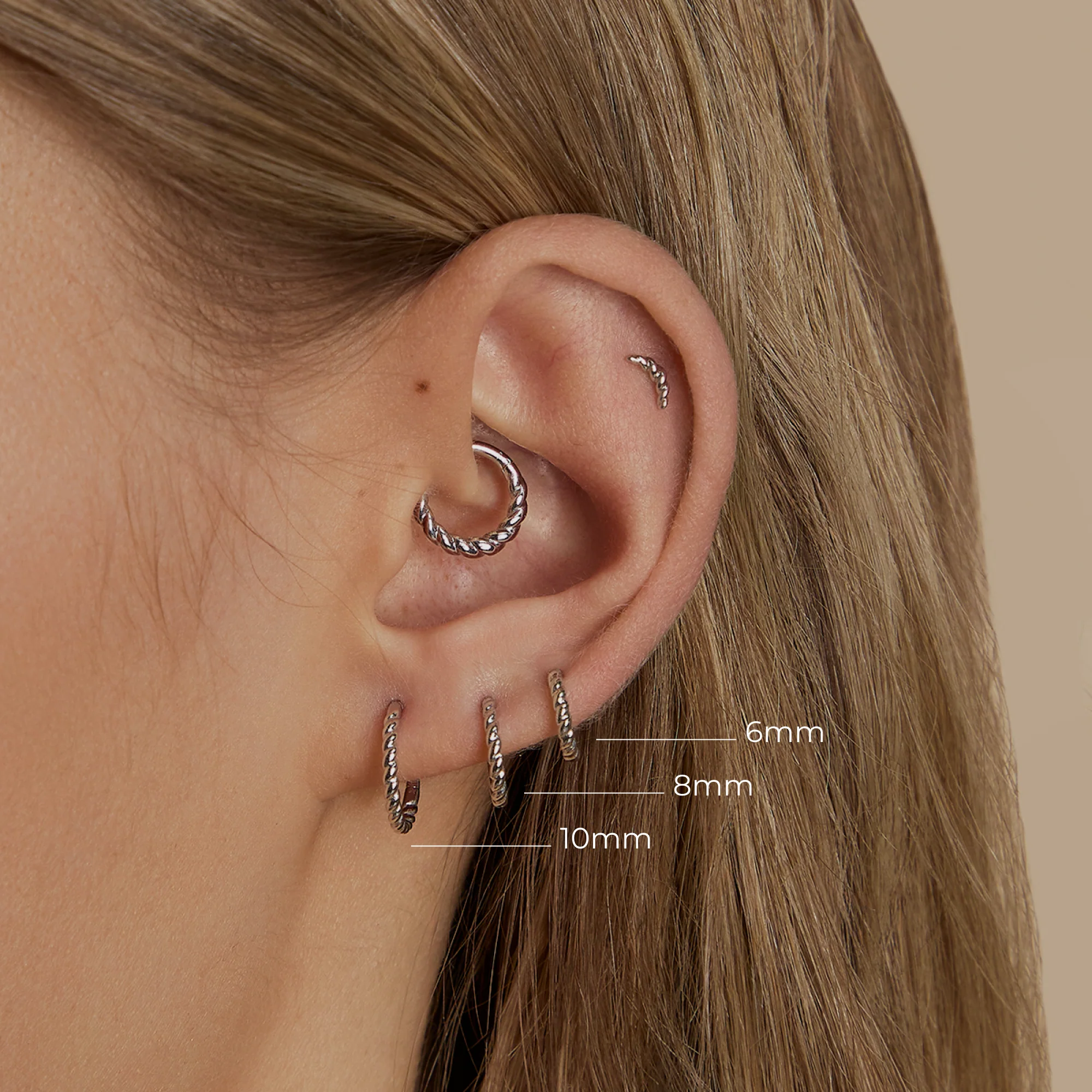 Twisted Rope Seamless Hoop in Solid White Gold - Image 4