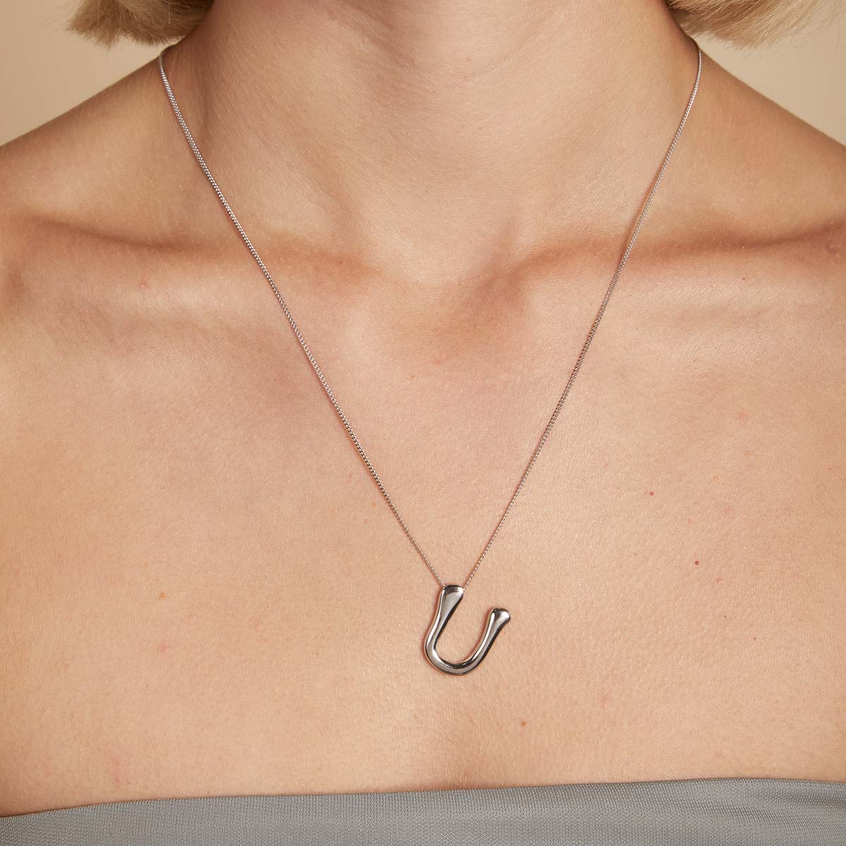 U Initial Bold Pendant Necklace in Silver - Image 2