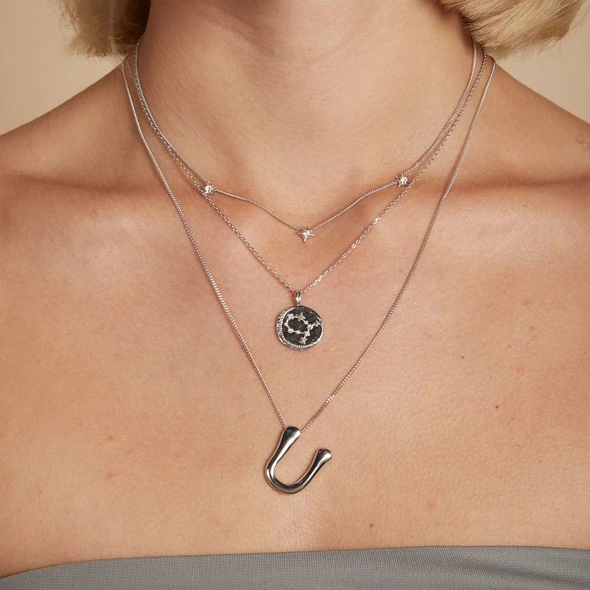 U Initial Bold Pendant Necklace in Silver - Image 3
