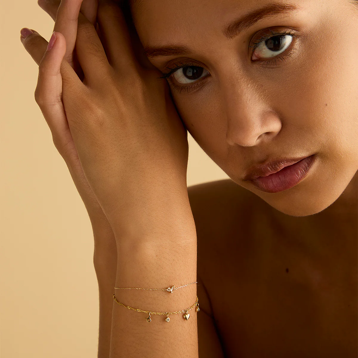 White Topaz Cluster Bracelet in 9k Gold - Image 5