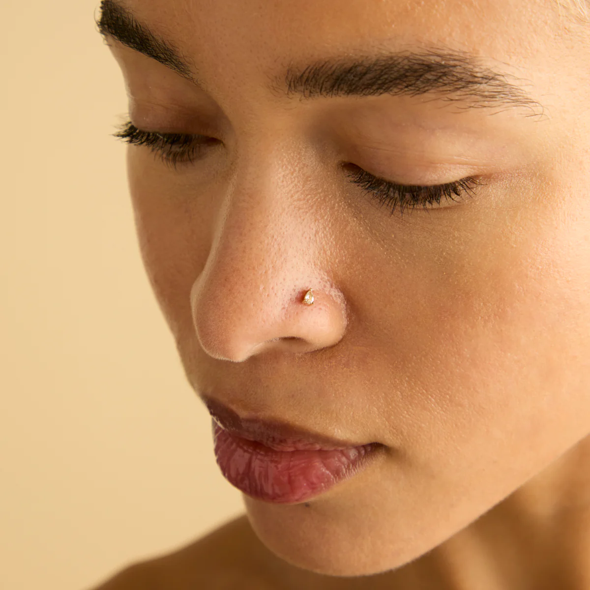 White Topaz Pear Piercing Stud in Solid Gold - Image 4