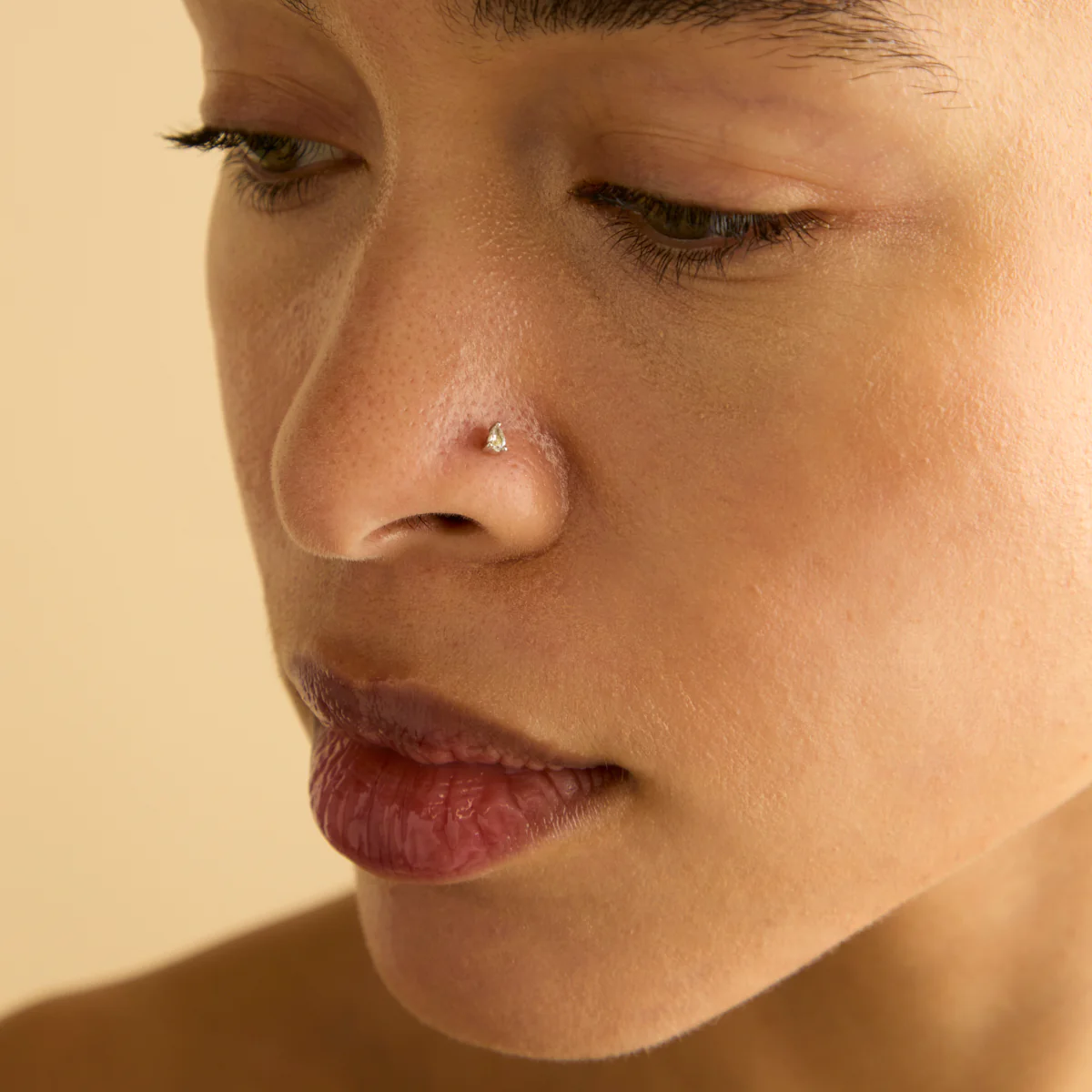 White Topaz Pear Piercing Stud in Solid White Gold - Image 3