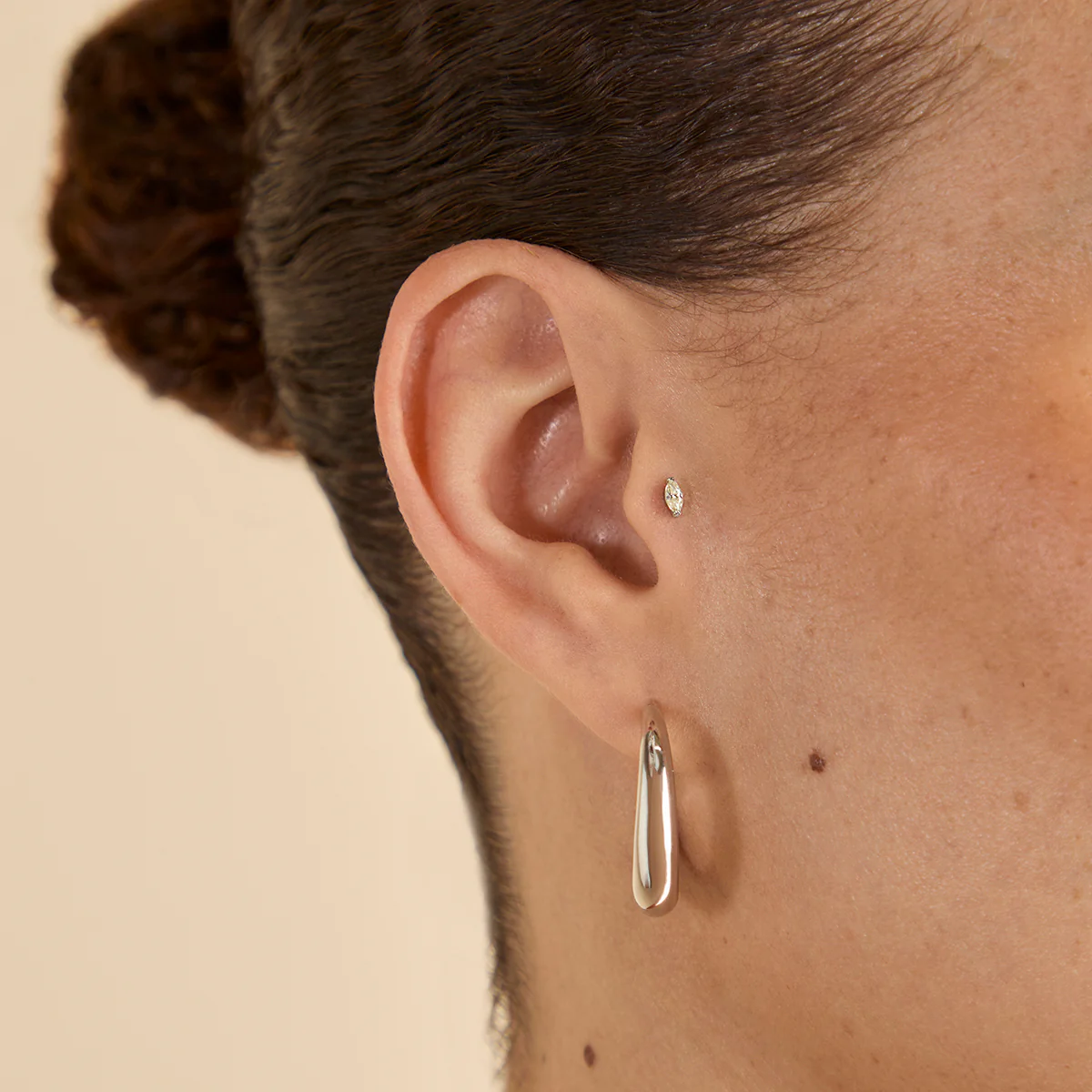 Yellow Crystal Titanium Piercing Stud in Platinum - Image 2